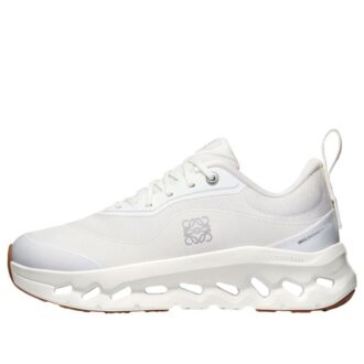 On Running x LOEWE Cloudtilt 2 «Ganz in Weiß»