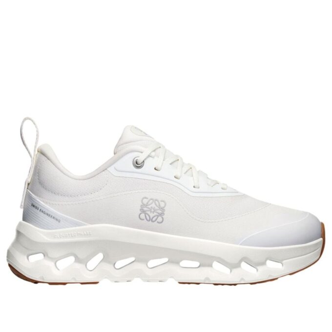 On Running x LOEWE Cloudtilt 2 «Ganz in Weiß»