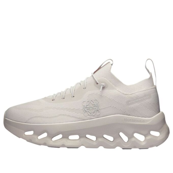 On Running x LOEWE Cloudtilt in «Sand»